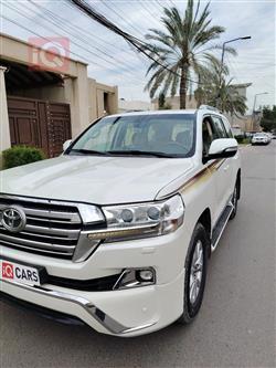 تۆیۆتا لاند کروزەر